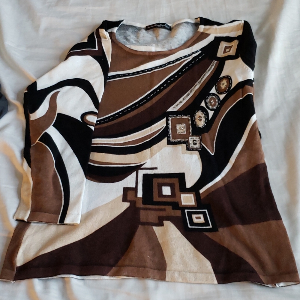 Knit blouse with beading